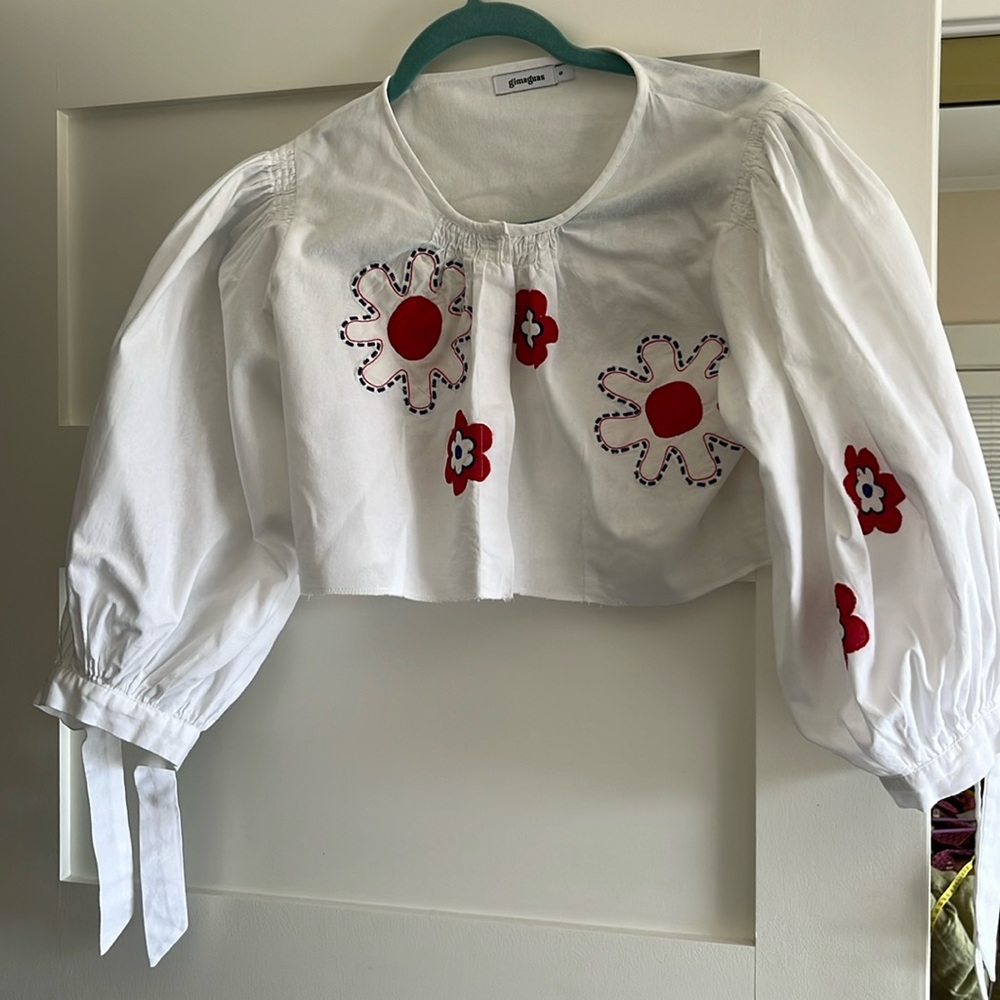 Gimaguas White Cropped Peasant Blouse with Red Floral Embroidery
